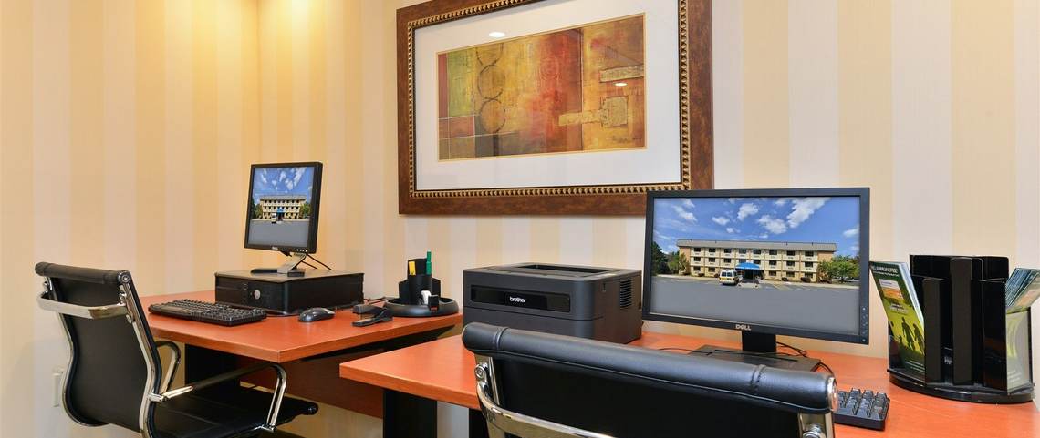 dsc_5843-business-center.jpg